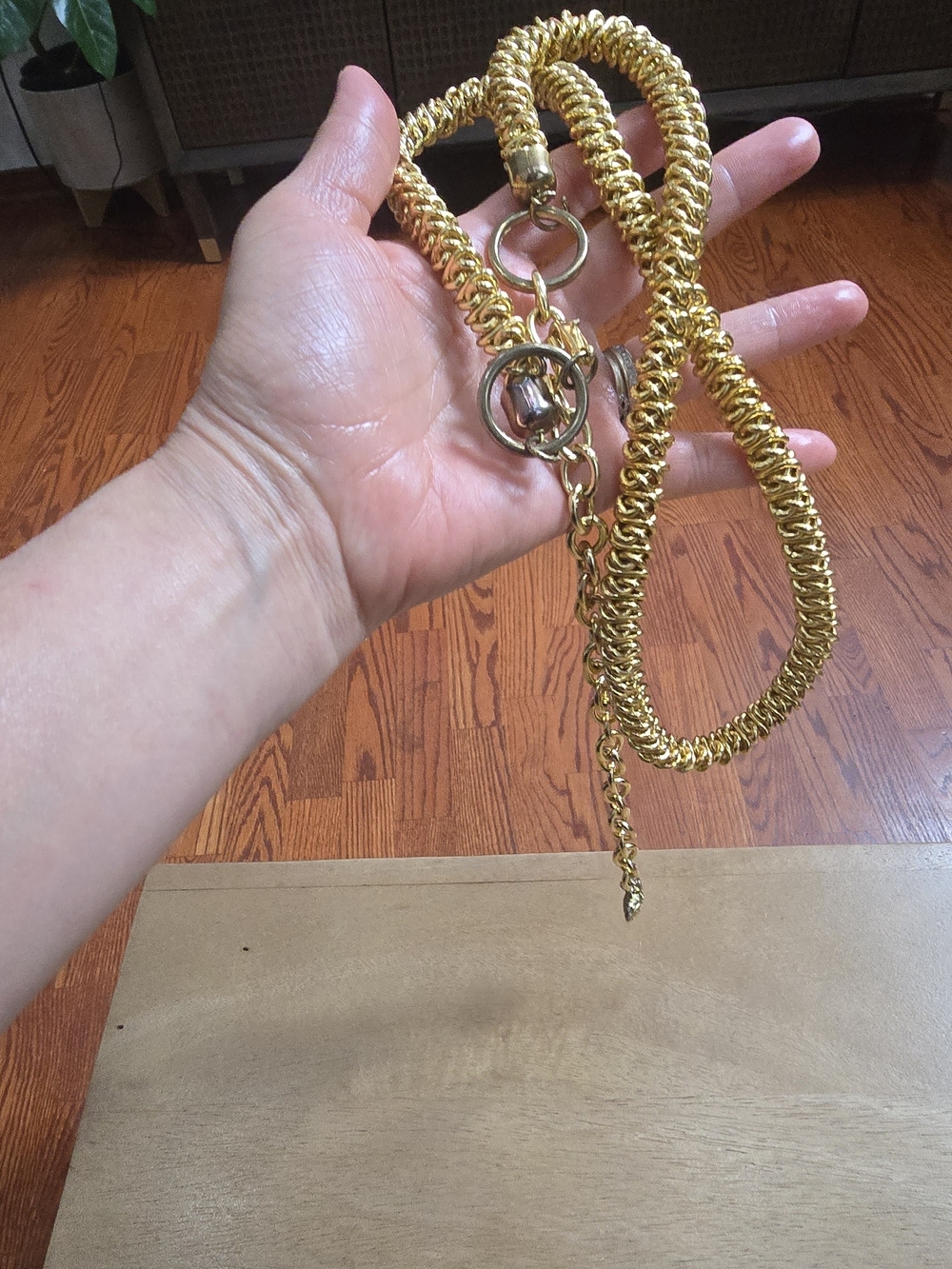 Vintage 80s 90s Gold Tone Stretch Mesh Belt Adjustable Link Chain Heart Charm